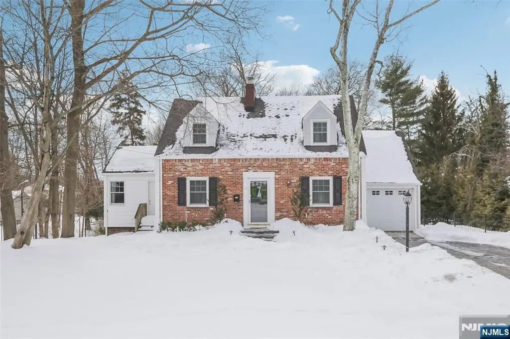 19 Linwood Avenue Midland Park NJ 07432