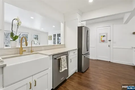19 Linwood Avenue Midland Park NJ 07432