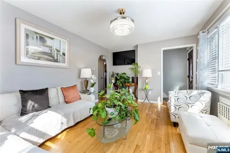 95 William Place Totowa NJ 07512
