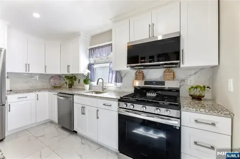 95 William Place Totowa NJ 07512