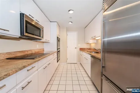 900 Palisade Fort Lee NJ 07024