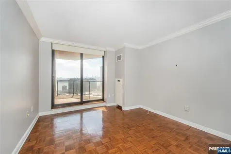 900 Palisade Fort Lee NJ 07024