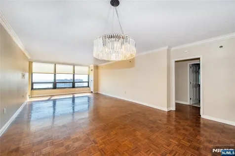 900 Palisade Fort Lee NJ 07024