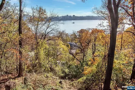 1470 Palisade Terrace Fort Lee NJ 07024
