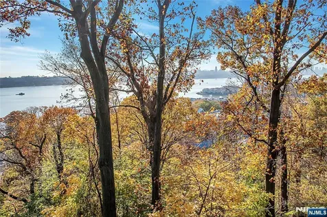1470 Palisade Terrace Fort Lee NJ 07024