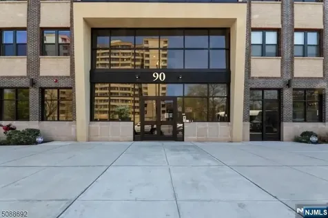 90 Clinton Newark NJ 07114