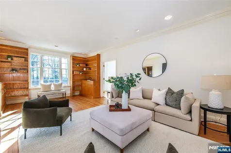 5 Rocky Way West Orange NJ 07052