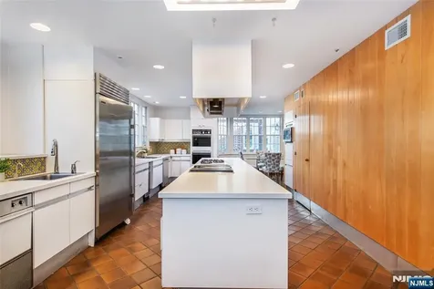 5 Rocky Way West Orange NJ 07052