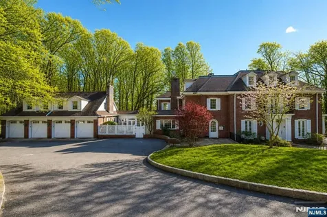 5 Rocky Way West Orange NJ 07052