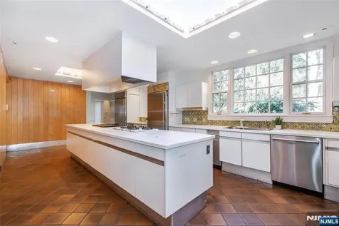 5 Rocky Way West Orange NJ 07052