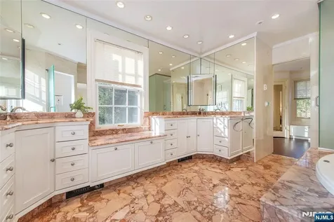 5 Rocky Way West Orange NJ 07052