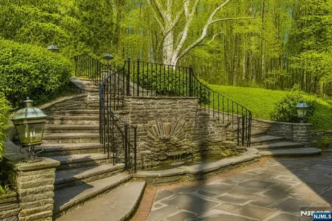 5 Rocky Way West Orange NJ 07052
