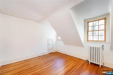 5 Rocky Way West Orange NJ 07052