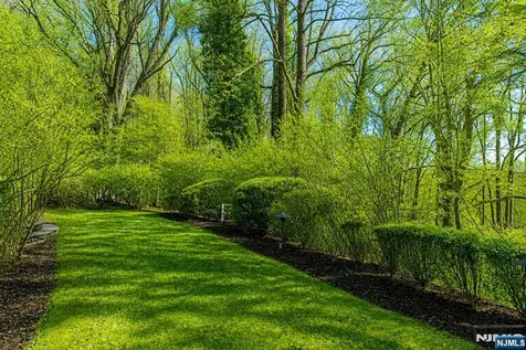5 Rocky Way West Orange NJ 07052