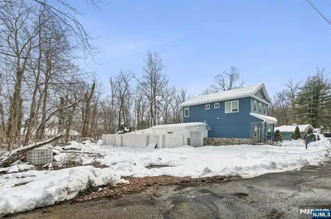 13 Roger Avenue Wanaque NJ 07420