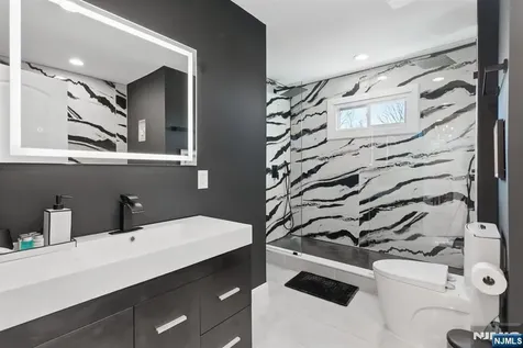 21 Skyview Road Ringwood NJ 07456