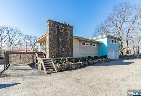 21 Skyview Road Ringwood NJ 07456