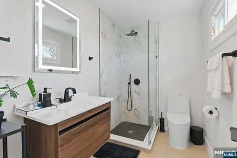 21 Skyview Road Ringwood NJ 07456