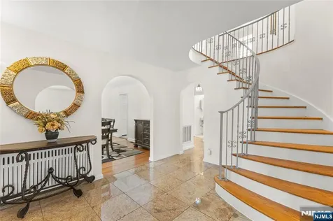 80 Glenwood Avenue Elmwood Park NJ 07407