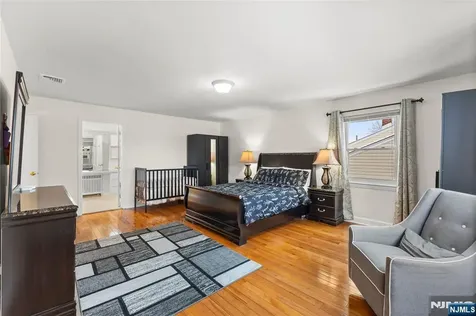 80 Glenwood Avenue Elmwood Park NJ 07407
