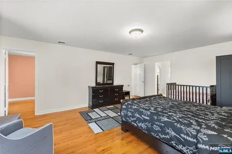 80 Glenwood Avenue Elmwood Park NJ 07407