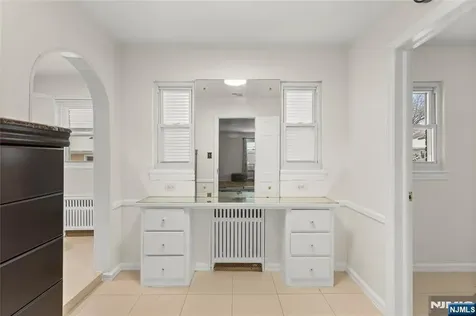 80 Glenwood Avenue Elmwood Park NJ 07407