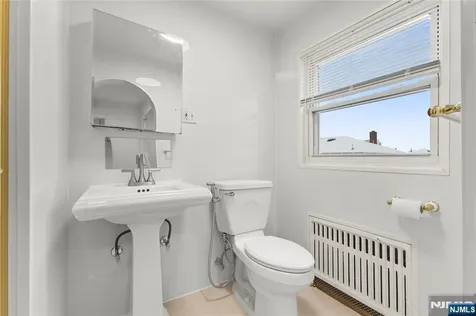 80 Glenwood Avenue Elmwood Park NJ 07407