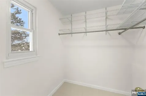 80 Glenwood Avenue Elmwood Park NJ 07407