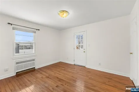 80 Glenwood Avenue Elmwood Park NJ 07407