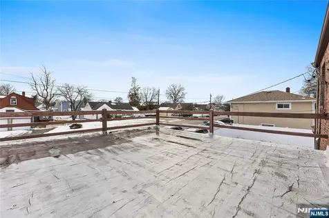 80 Glenwood Avenue Elmwood Park NJ 07407