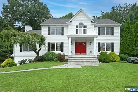 513 Lydia Lane Wyckoff NJ 07481
