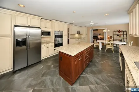513 Lydia Lane Wyckoff NJ 07481