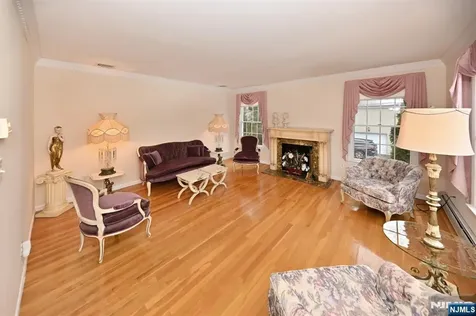 513 Lydia Lane Wyckoff NJ 07481