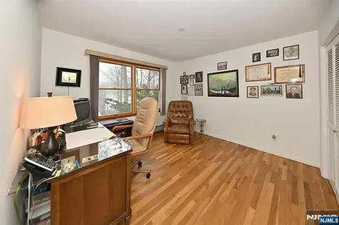 513 Lydia Lane Wyckoff NJ 07481