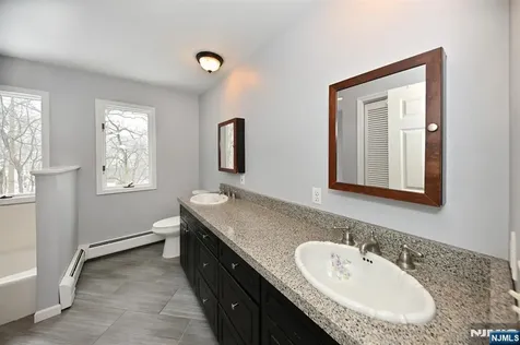 513 Lydia Lane Wyckoff NJ 07481