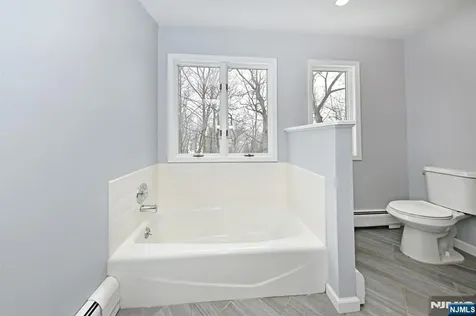 513 Lydia Lane Wyckoff NJ 07481