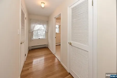 513 Lydia Lane Wyckoff NJ 07481