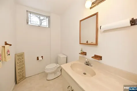 513 Lydia Lane Wyckoff NJ 07481