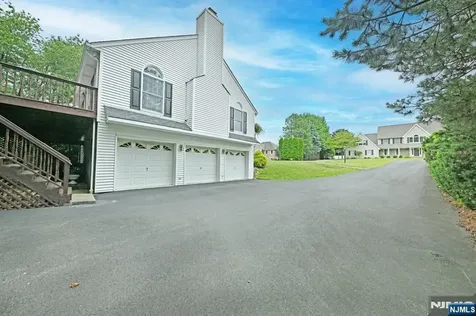 513 Lydia Lane Wyckoff NJ 07481