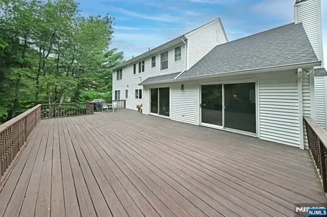 513 Lydia Lane Wyckoff NJ 07481