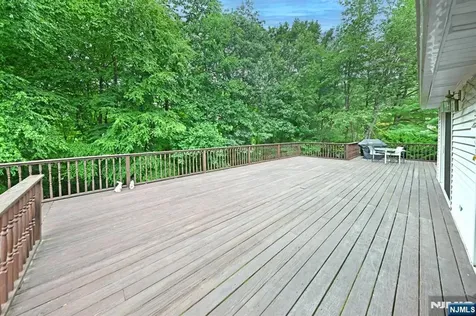 513 Lydia Lane Wyckoff NJ 07481