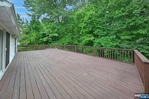 513 Lydia Lane Wyckoff NJ 07481