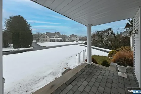 513 Lydia Lane Wyckoff NJ 07481