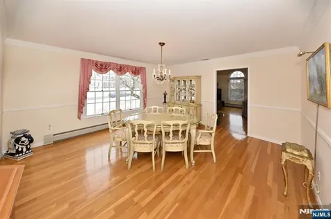 513 Lydia Lane Wyckoff NJ 07481