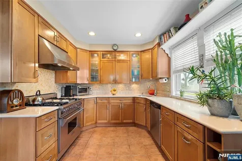 5 Leo Terrace Bloomfield NJ 07003