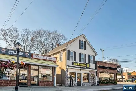10 W Prospect Street Waldwick NJ 07463
