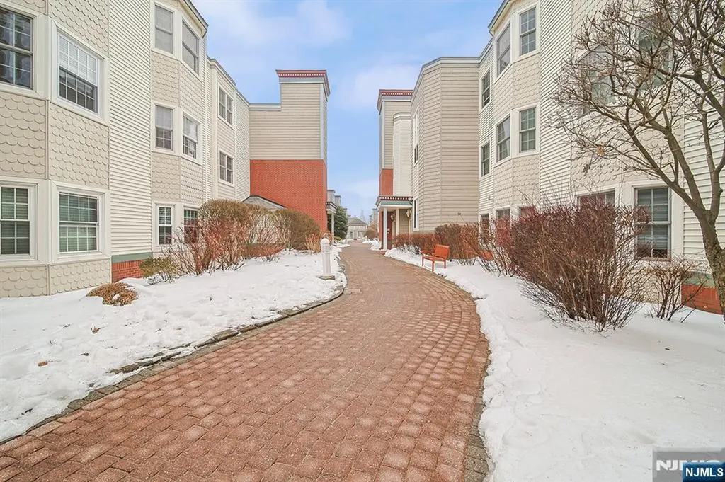 321 The Promenade Edgewater NJ 07020