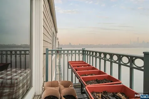 321 The Promenade Edgewater NJ 07020