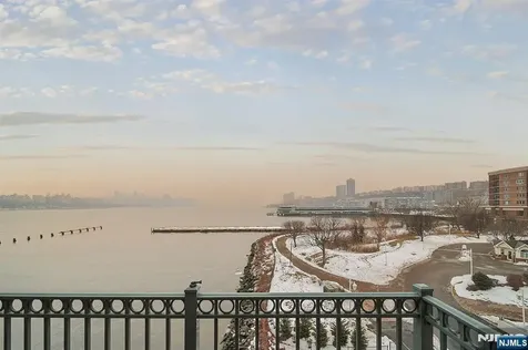 321 The Promenade Edgewater NJ 07020