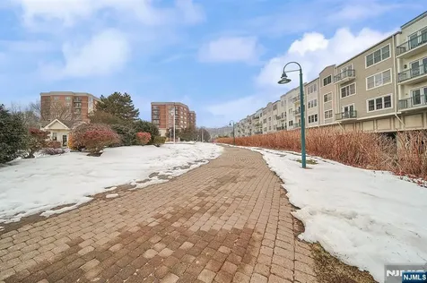 321 The Promenade Edgewater NJ 07020